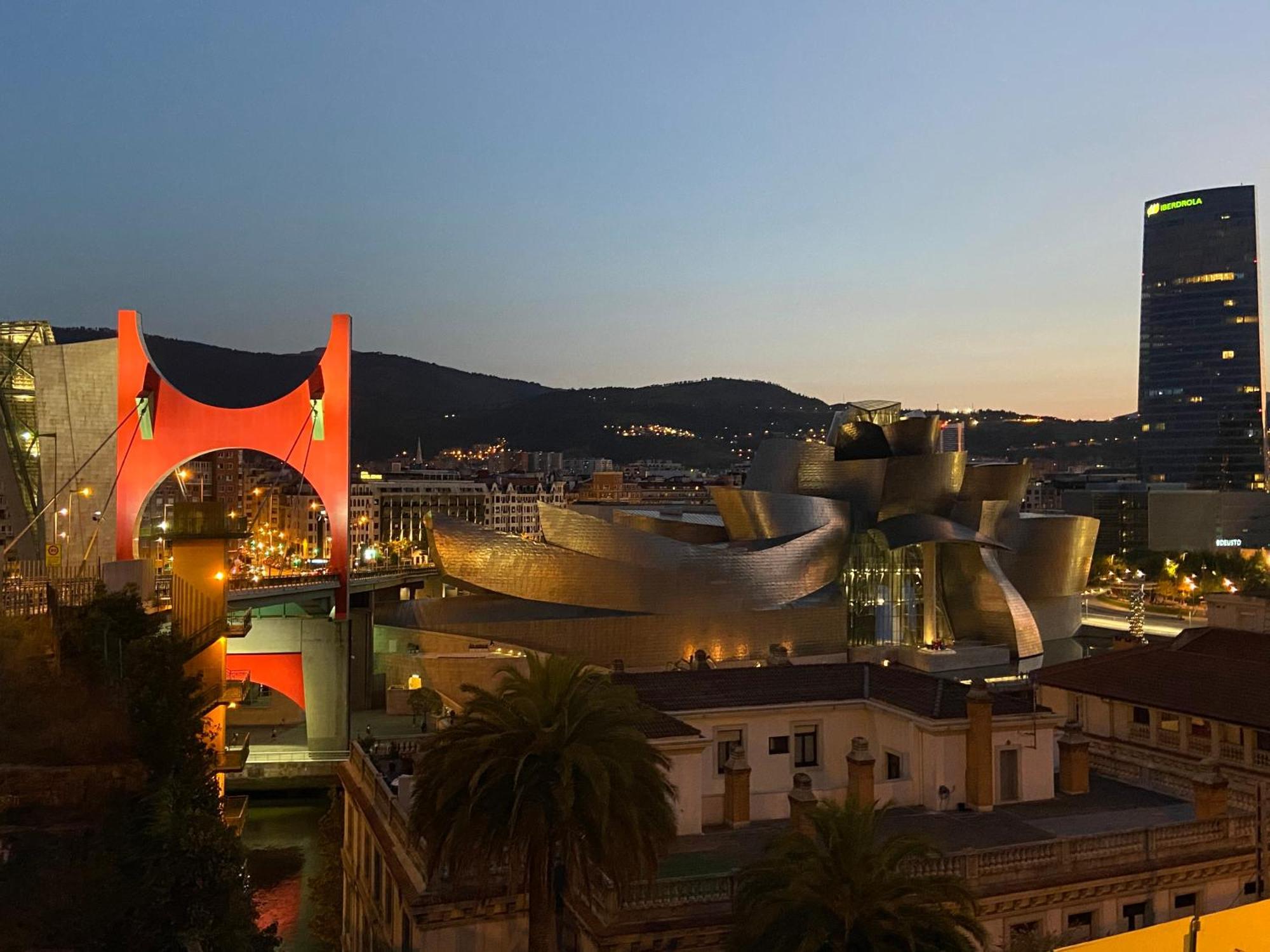 110 M2 Central Apartment In Abando Close To Guggenheim With Parking Bilbao Luaran gambar