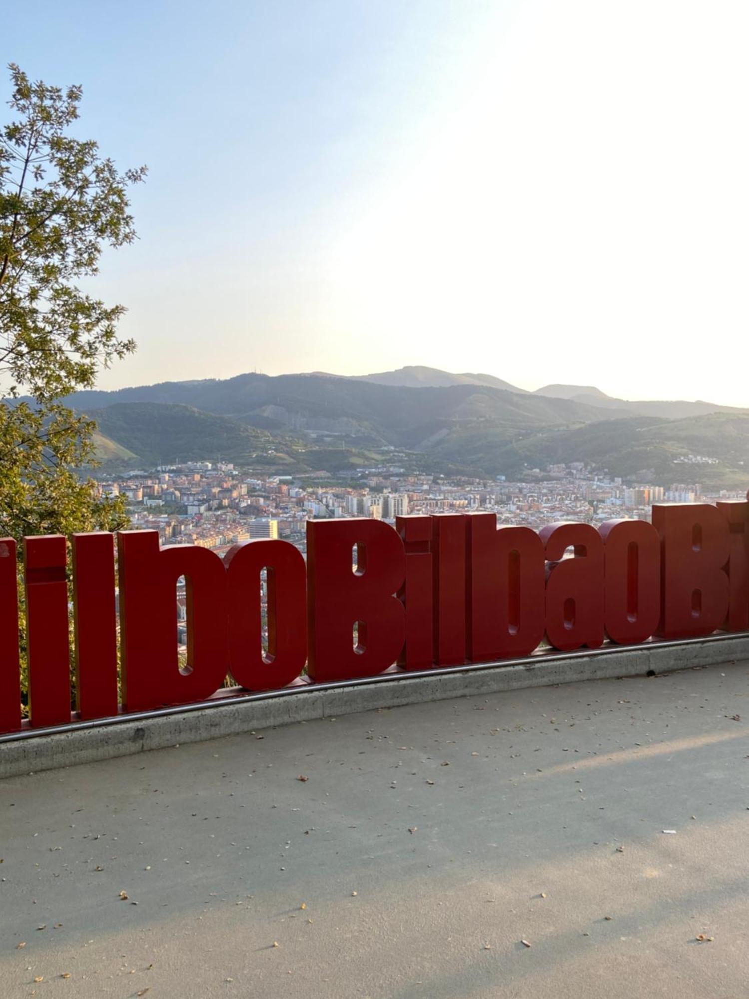 110 M2 Central Apartment In Abando Close To Guggenheim With Parking Bilbao Luaran gambar